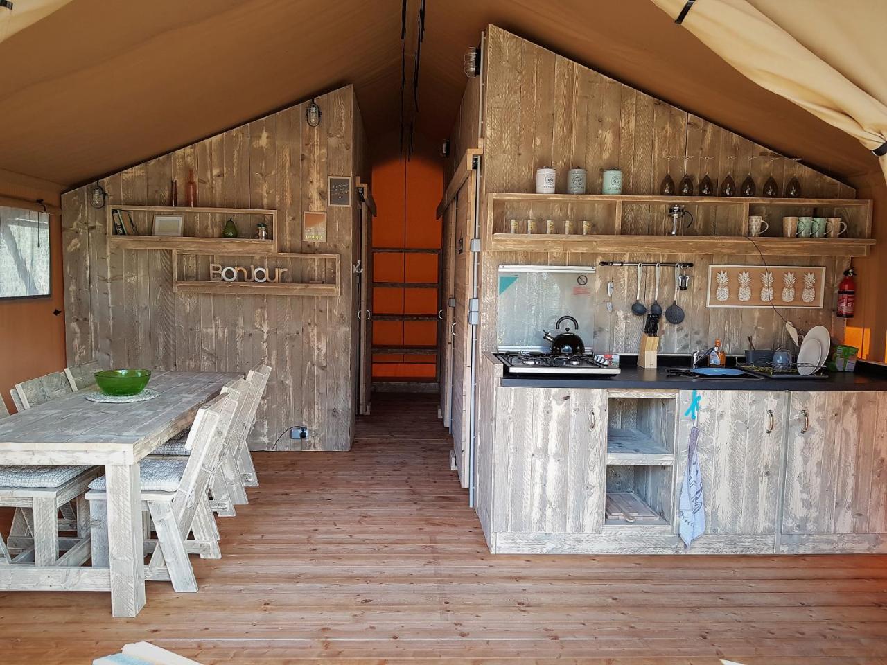 Camping Bois De St Hilaire Chalandray エクステリア 写真