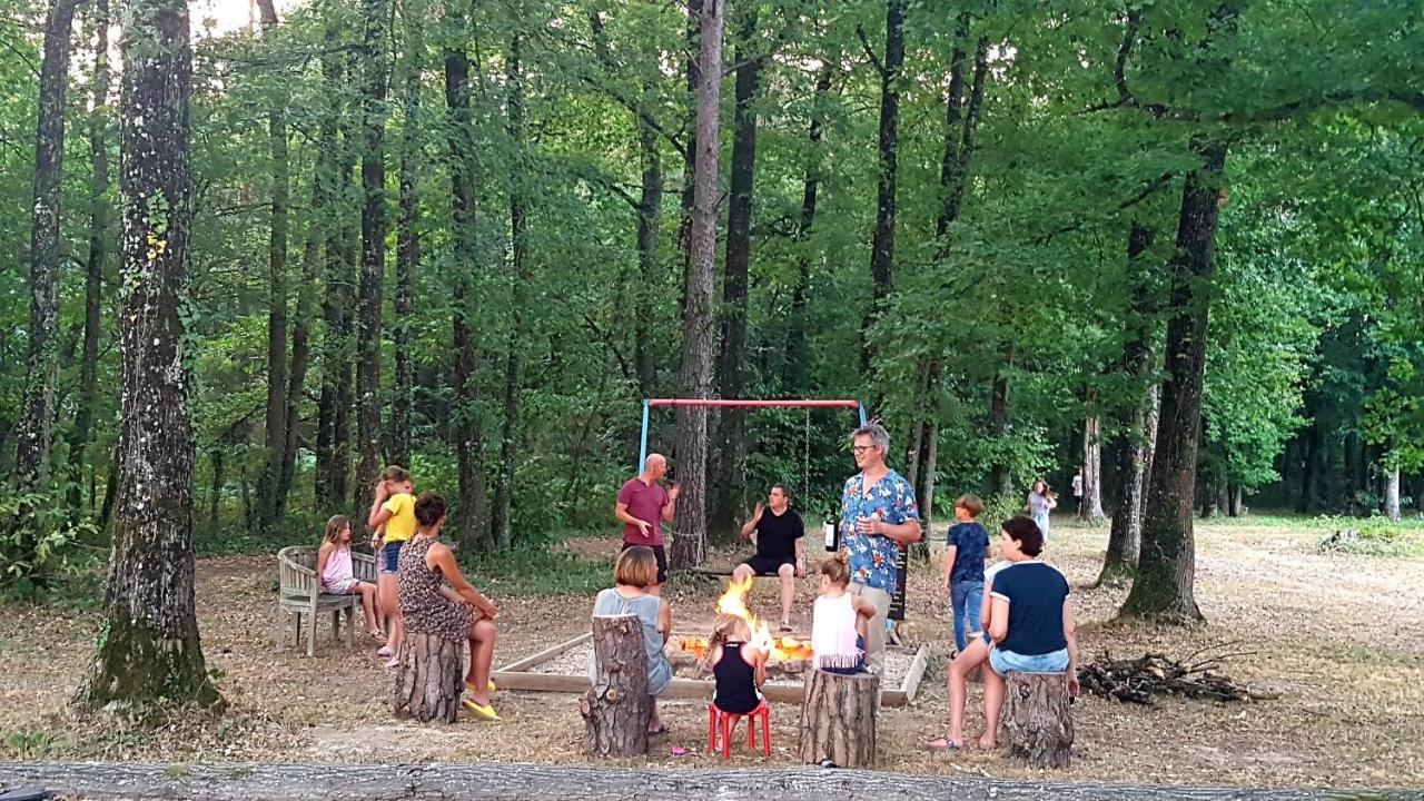 Camping Bois De St Hilaire Chalandray エクステリア 写真